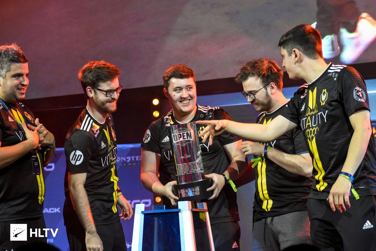 Croissant Strike tweet media