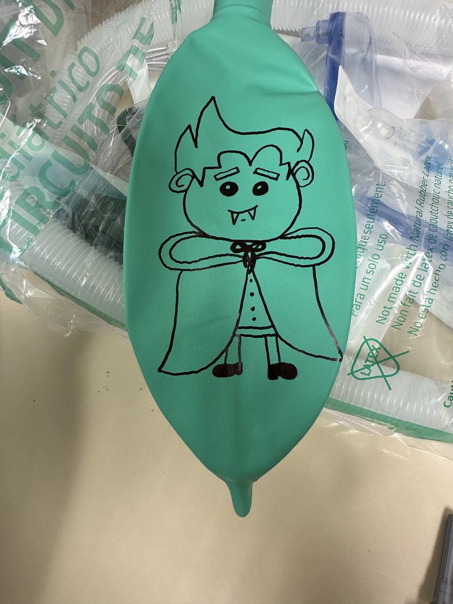 raisingheck13's tweet image. Pediatric dental anesthesia. Love seeing the happiness in their eyes when they walk into my OR.
#anesthesia
#CRNA
#HappyHalloween