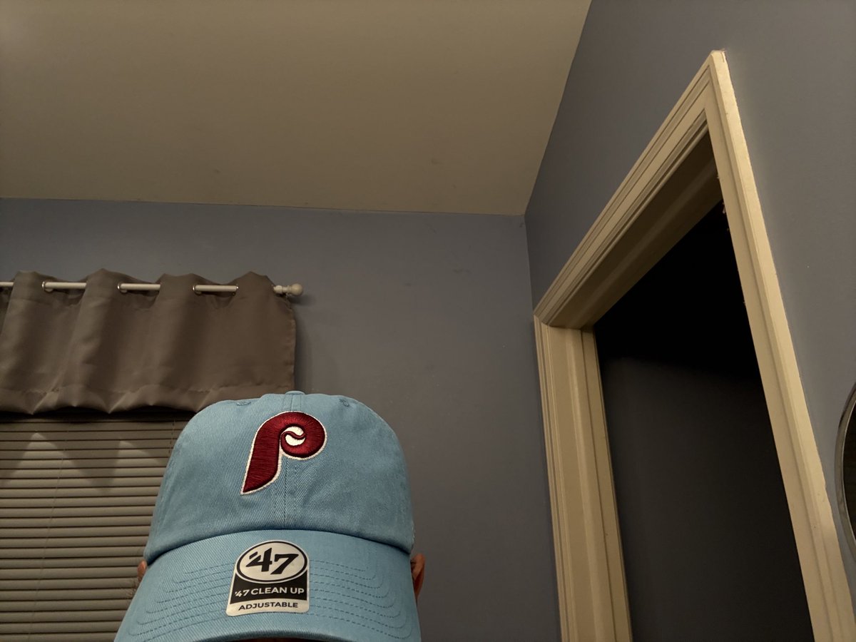 Another hot rockin’ flame throwin’ <a href="/MorninOnTheHill/">Mornings On The Hill</a>. We’re live at 10 on Orange TV Network. 

Plus, my new hat, just in time for offseason :). #RingTheBell <a href="/NewhouseSU/">Newhouse School</a>