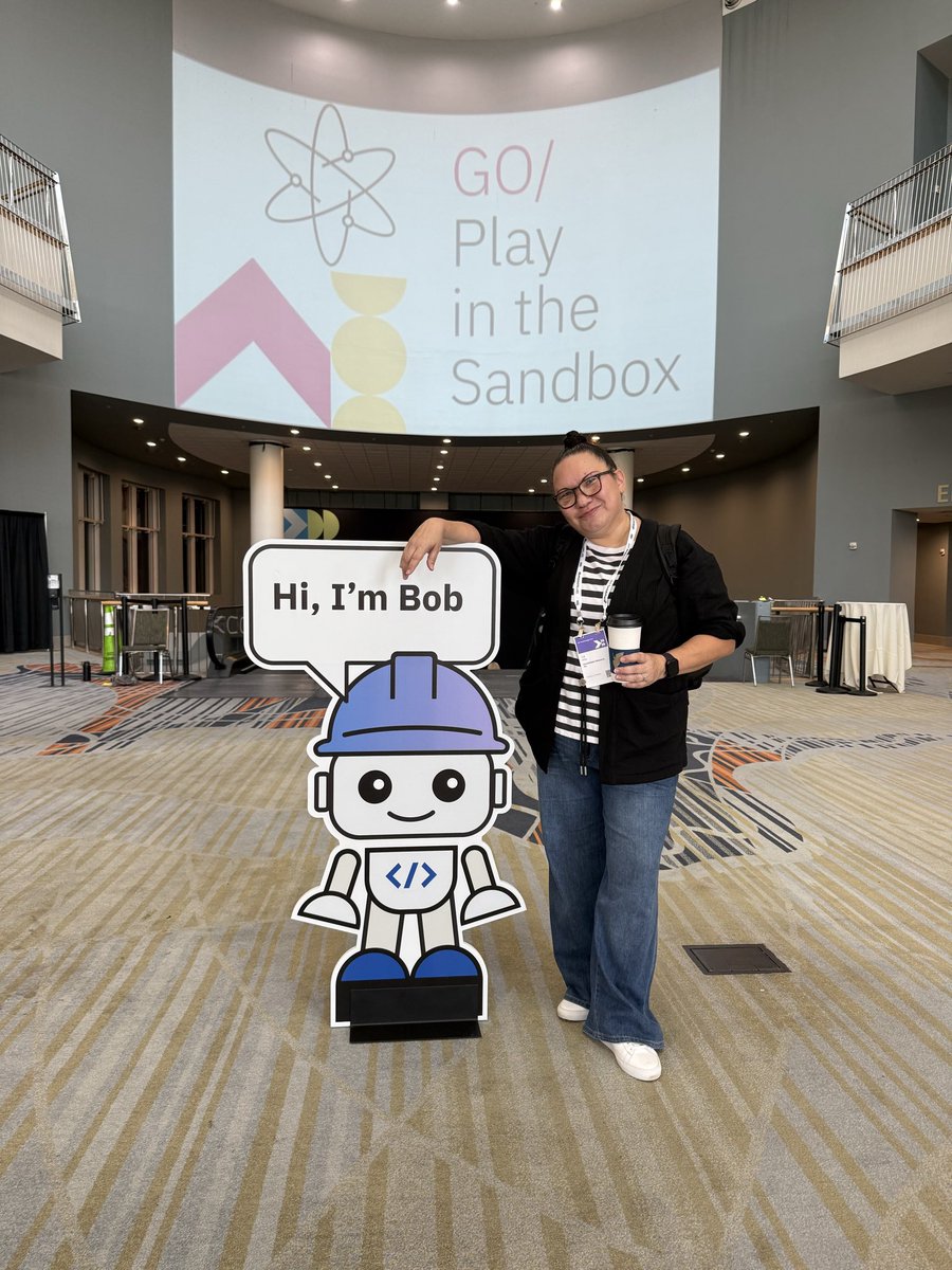 lizkmiller's tweet image. Just arrived at @IBM #techxchange and guess who I got to meet! Everyone say hi to Bob