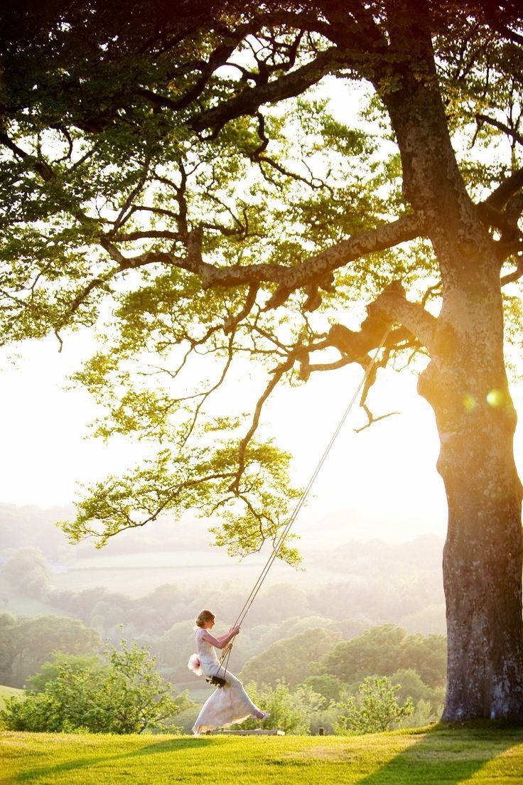 Kötüler kendinden emin
İyiler hep kaygı taşıyor
Bir avuç doğruluk
Dünya kadar yalanla savaşıyor
Sevgi dedikleri dilde dudakta
Kimse yüreğinden konuşmuyor
Yerini bilen varsa söylesin
Bu mutluluk dedikleri
İyilerden hep mi uzak yaşıyor?
   Alıntı 
#çarşamba #SEVGİ