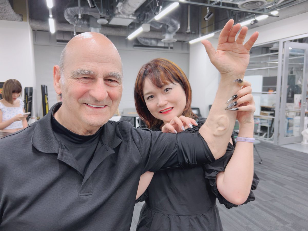 ステラークさんに会いに行ってきた！！！アーティストって本当にカッコいい❤️‍🔥時代的空間的文脈によった身体の位置付けのお話でボディビルもゾンビも出てきた。ズキュン❤️‍🔥❤️‍🔥❤️‍🔥最高😍