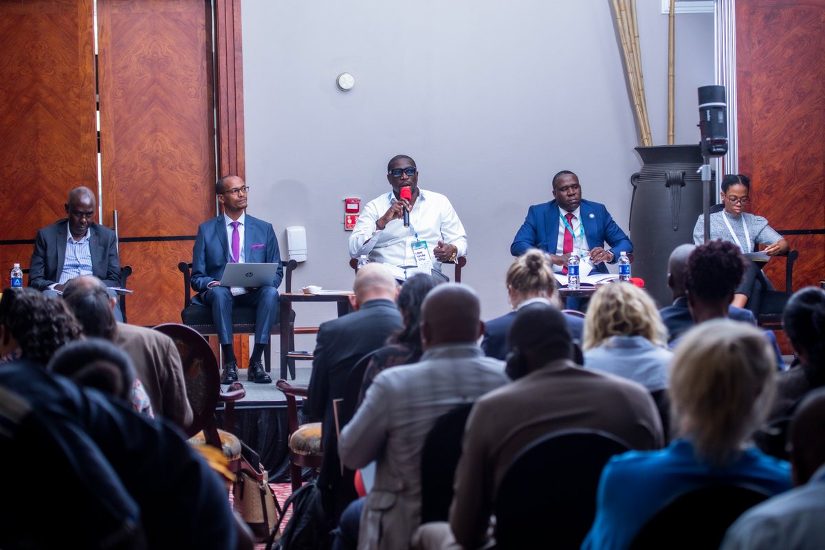 UNDPZambia's tweet photo. 🔍 Day 2 at #AFBHR2025 dives into digital governance, labour rights, and corporate accountability in Africa’s critical minerals boom.
From theology to tech, remedy is the thread that connects it all.
📍 Lusaka | 🗓️ 7–9 Oct https://t.co/n6Y9sP8Wmp