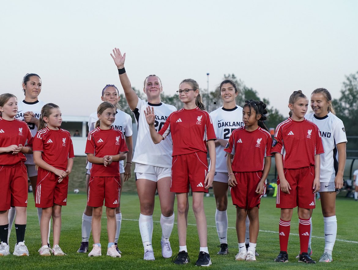 BellaHaynes0's tweet image. 3 points last week ✅
6 games to go — let's keep this streak alive.
Every match counts. Let’s make it count. 💪⚽️
#OnAMission #6ToGo #WinningMentality @HorizonLeague @NCAASoccer @OaklandWSOC @GoldenGrizzlies @csoccernews @ImCollegeSoccer 
@UnderArmour @Nike @statsports