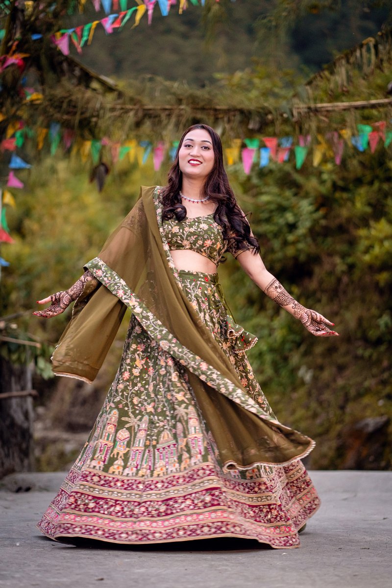 CreativeMediaP1's tweet photo. Sunita Malla’s Mehendi magic ✨ Shot by Bhupen Baniya with Basanta &amp; Ishwor at Muna, Myagdi. Want your day captured like this?
Call: 9841094015
#MehendiPhotography #CMPNepal #NepalWeddings https://t.co/4KKwzgUwHb
