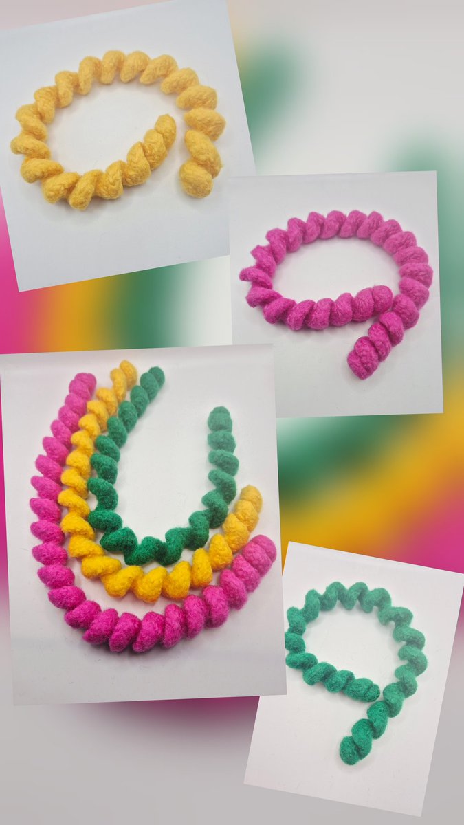 New toy alert ..Felted  springs !  clasicats.etsy.com/listing/438328…
#CatsOfTwitter
#catsontwitter
#cats
#WhiskersWednesday 
#bestcattoys
#felted
#wool
#etsyshopuk