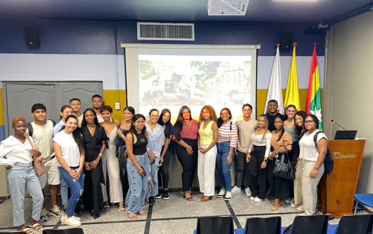 CURNHumanidades's tweet photo. Imágenes de nuestro último Club de Revistas del Programa de Derecho @UNINUNEZ Sede Cartagena, a cargo de nuestros estudiantes Líderes del Semillero de Investigación SIFAD-CURN. https://t.co/tEO2QYeKKD