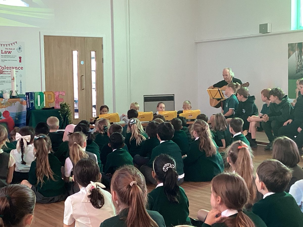 stambcathlife's tweet photo. A huge thank you to Father Ed for helping us celebrate the arrival of the @StJosephCMAT Jubilee candle! Our recently formed ‘glock group’ were excellent! #ChristAtTheCentre 💚🐝🌱🙏 https://t.co/Ji6EVQjWdF