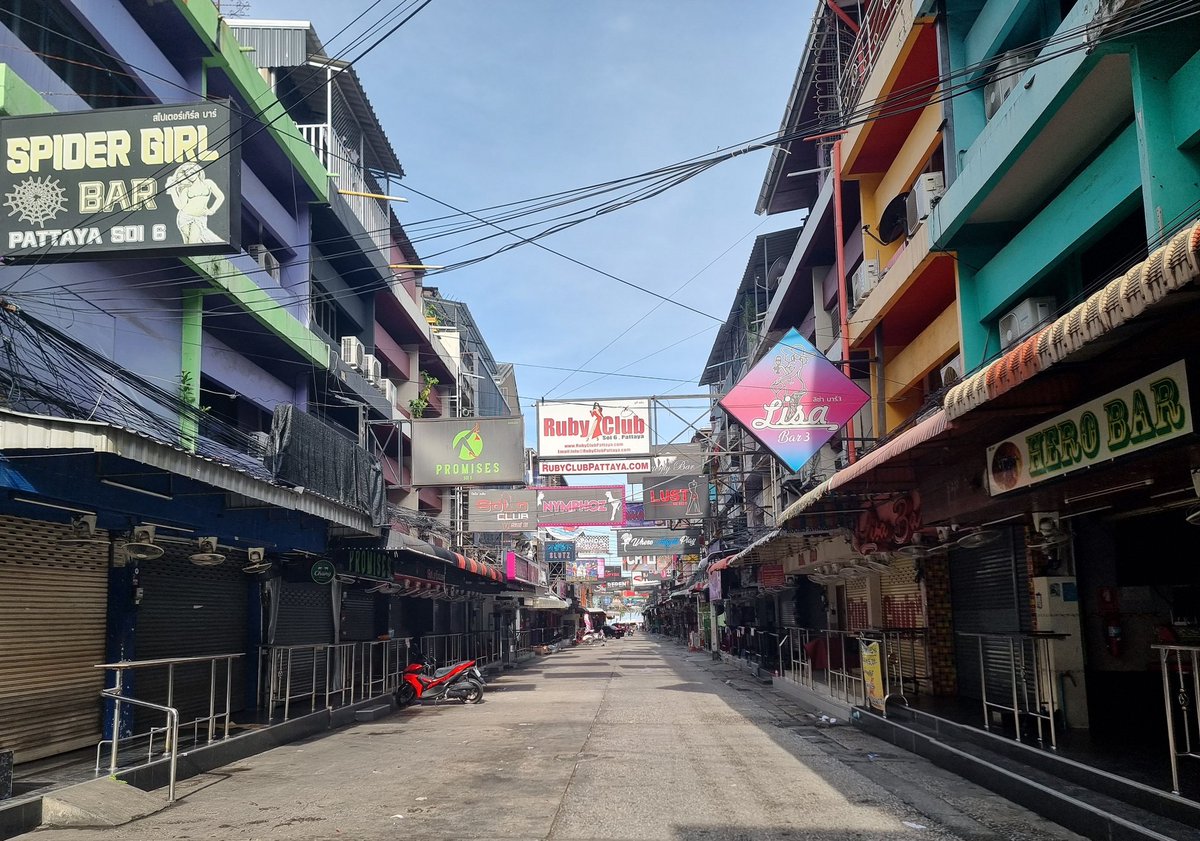 In case you ever wondered what Soi 6 looks like at 8 am.....it's--it's this. It looks like this. #Pattaya #Thailand