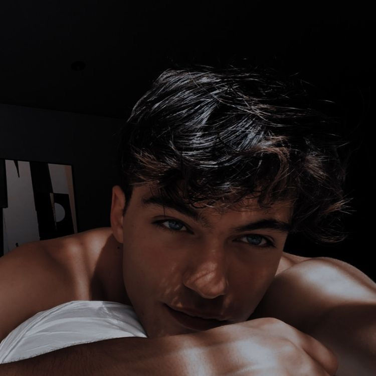 thatxshvale's tweet photo. And he had said: Darling, your looks can kill, so now you’re dead. https://t.co/9JOU8CGOeI
