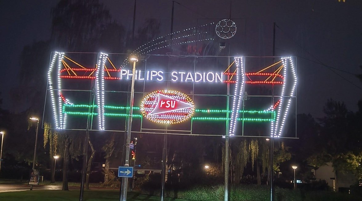 💡Vanavond voetbal 🤭?! #Lichtjesroute #Eindhoven #Editie2025 💡
