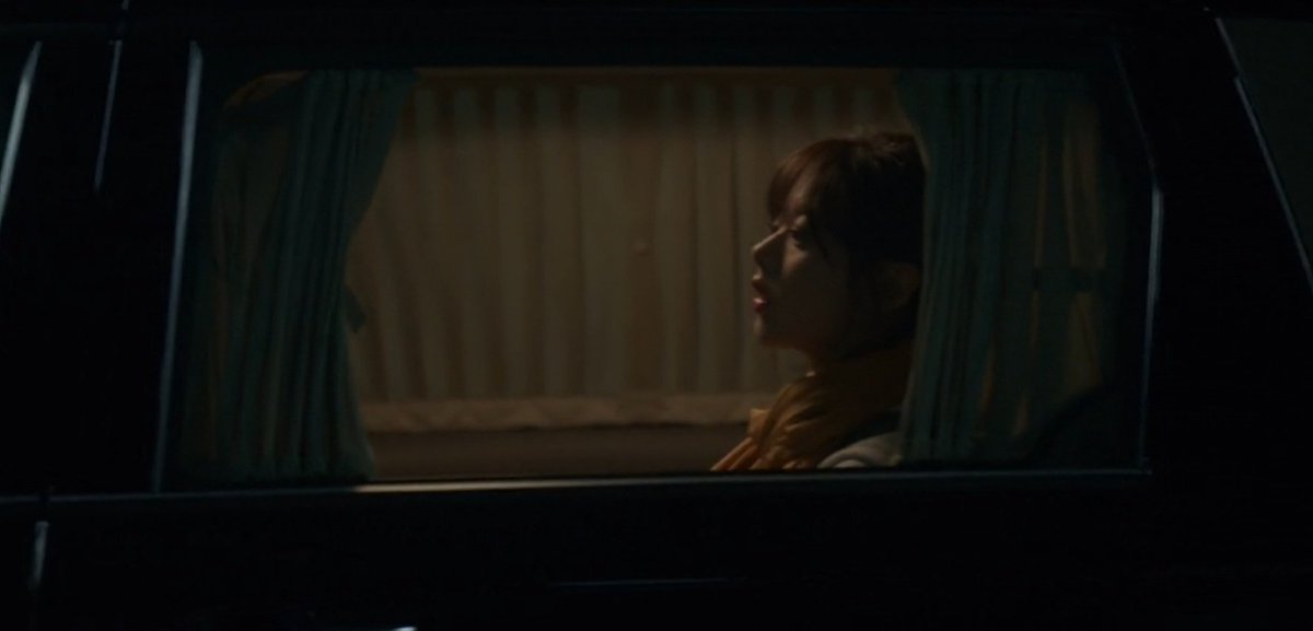 BluKimchiKdrama's tweet photo. She disappeared after episode 2 and popped back up looking like this and living at Chairman Yang's house. I really think she's Hyun Min-cheol's daughter and Chairman Yang is waiting for the perfect moment to use her as a weapon.

#FirstLady #FirstLadyEp5 https://t.co/xpKPPZo8Qc