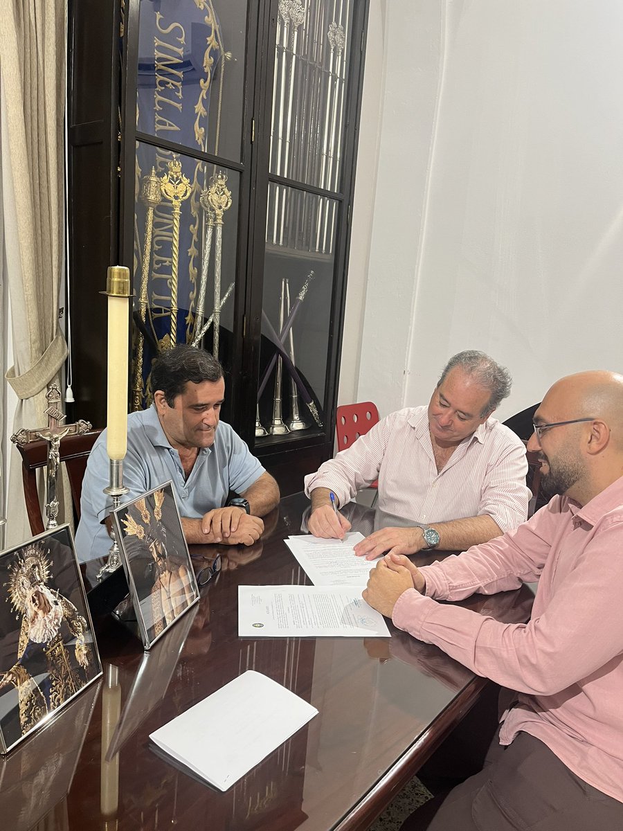 Con gran alegría anunciamos la renovación del acompañamiento musical a Nuestra Señora del Mayor Dolor a cargo de <a href="/AFBMPalomares/">Banda de Palomares</a> para el próximo Jueves Santo.Serán ya 9 años acompañando a nuestra Bendita Madre.Agradecemos a la formación trebujenera su compromiso y disposición.