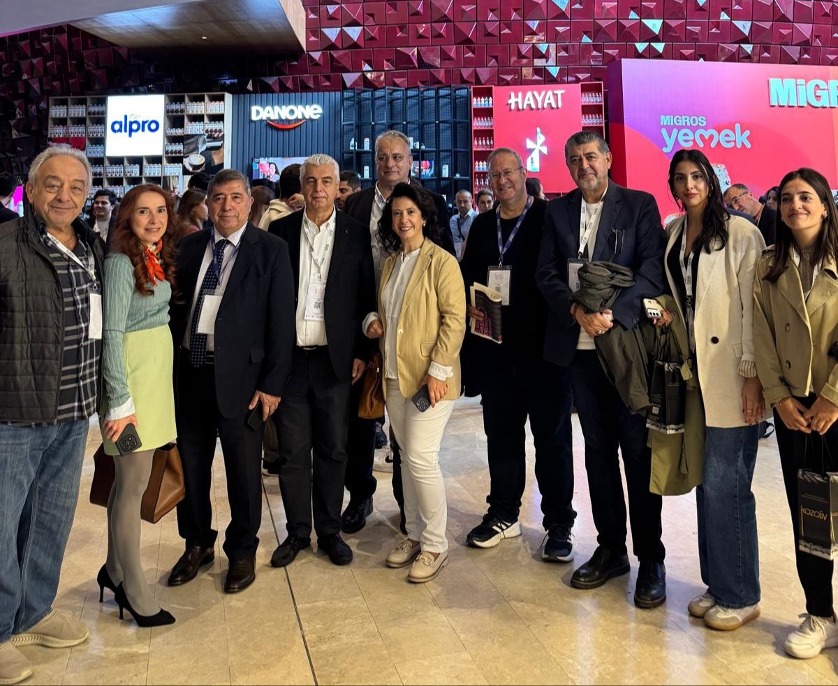 Bugün günlerden Global Gastronomi Zirvesi.. <a href="/TURYID/">TURYİD</a> yine tüm sektörü bir araya getirmiş tebrik ediyoruz..👏👏
Tabii Onursal Başkanımız <a href="/ahmetozertr/">Ahmet öZer.</a> konuşmacı olunca kulise kadar girip sahne önü ve arkasında destek vermek bizim için keyifti... detayları yakında paylaşacsğız..