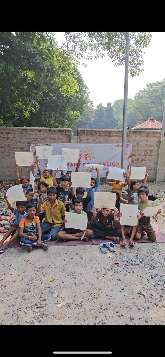 SwaranantOrg's tweet photo. A small kit, a big smile π«
#NGOReel #ViralVideo #SocialWork #NonProfitIndia #HopeForChildren #DoGoodDaily #ViralPost #ChangeMakers #NGODrive #EducationMatters #HelpingOthers #KindnessGoals #GivingBack #GoodDeeds #InspireGood https://t.co/VvvCXRQAbU