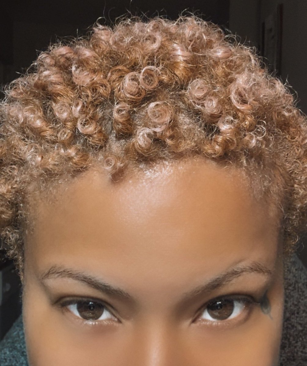 AlySiAAHH's tweet image. .::I washed my hair ➰〰️➿ update 😏 #rosegold