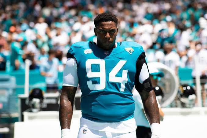 DanDGriffis's tweet image. Maason Smith led the #Jaguars with FOUR pressures against the Kansas City #Chiefs. He’s certainly improving as a pass-rusher.

Maason Smith: Pressure %
- 2025: 10.9% 📈
- 2024: 5.8%

Maason Smith: Pass-Rush Win %
- 2025: 16.0% 📈
- 2024: 4.0%