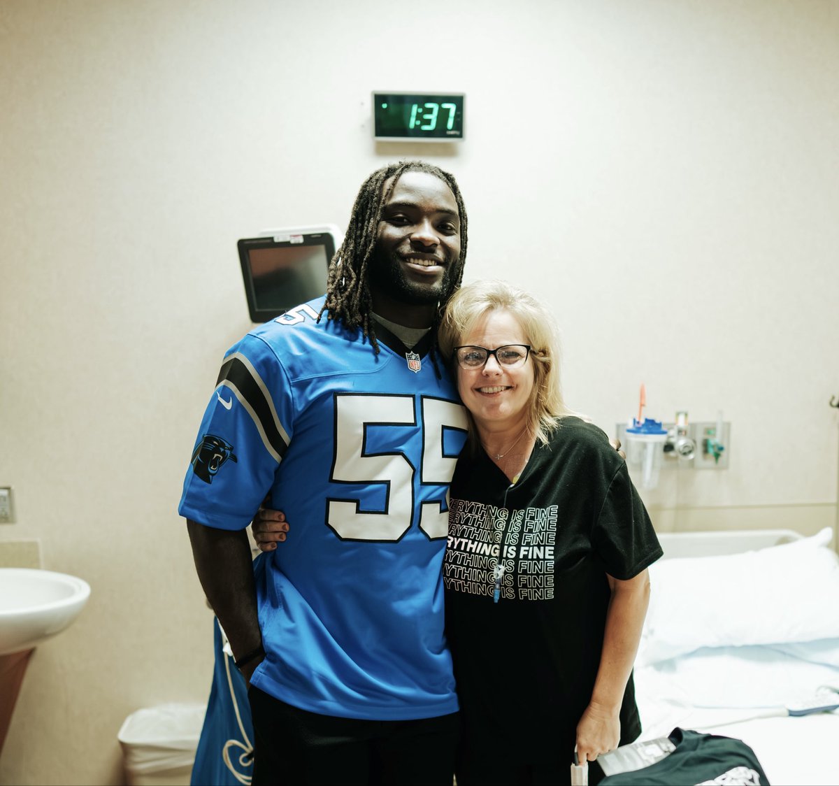 CLTure's tweet image. Bryce Young, A’Shawn Robinson, D.J. Wonnum, Thomas Incoom, and company spent some time chatting with patients at Atrium Health Levine yesterday. The NFL’s Crucial Catch campaign, which aims to fight cancer through early detection, kicks off this week. #KeepPounding