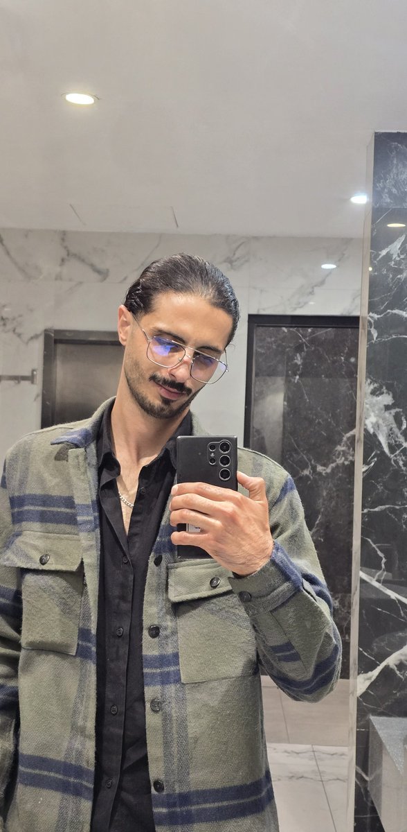 فرهاد tweet media