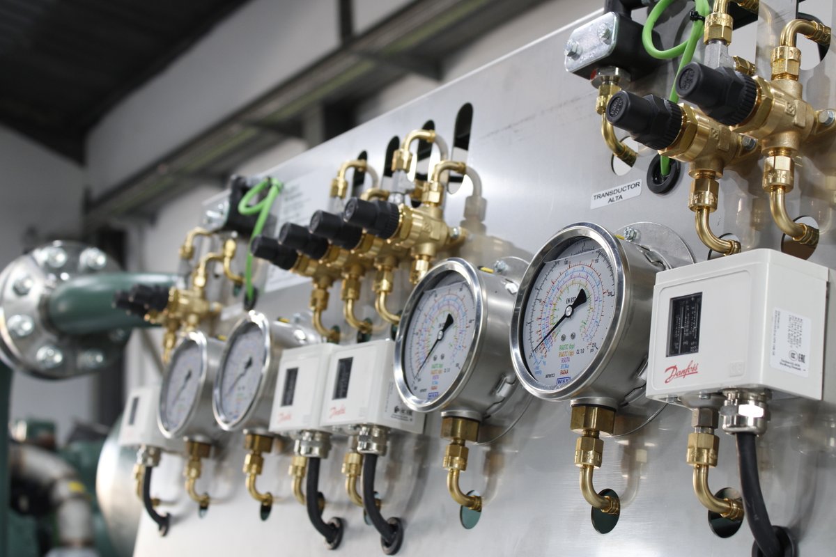 frizonia's tweet image. En FRIZONIA damos vida a numerosos equipos de gran envergadura, auténticos pilares que garantizan el confort, la seguridad y la habitabilidad a bordo de los buques y que permiten mantener unas condiciones óptimas en cada zona del barco, incluso en las misiones más exigentes.