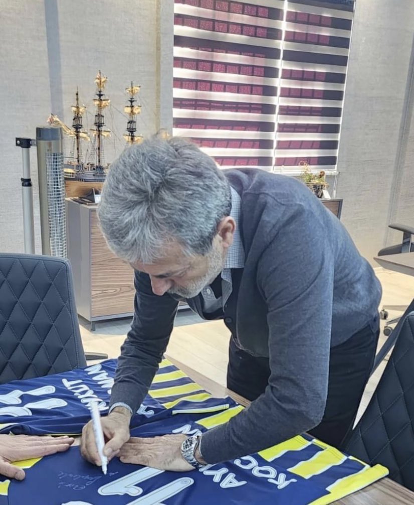 Sen bizim KOCAMAN umudumuzsun!

#Fenerbahçe
