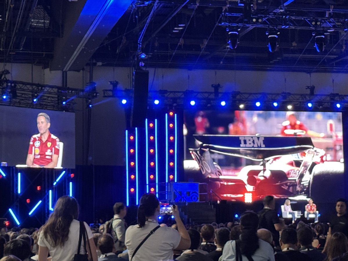 mitchellashley tweet media