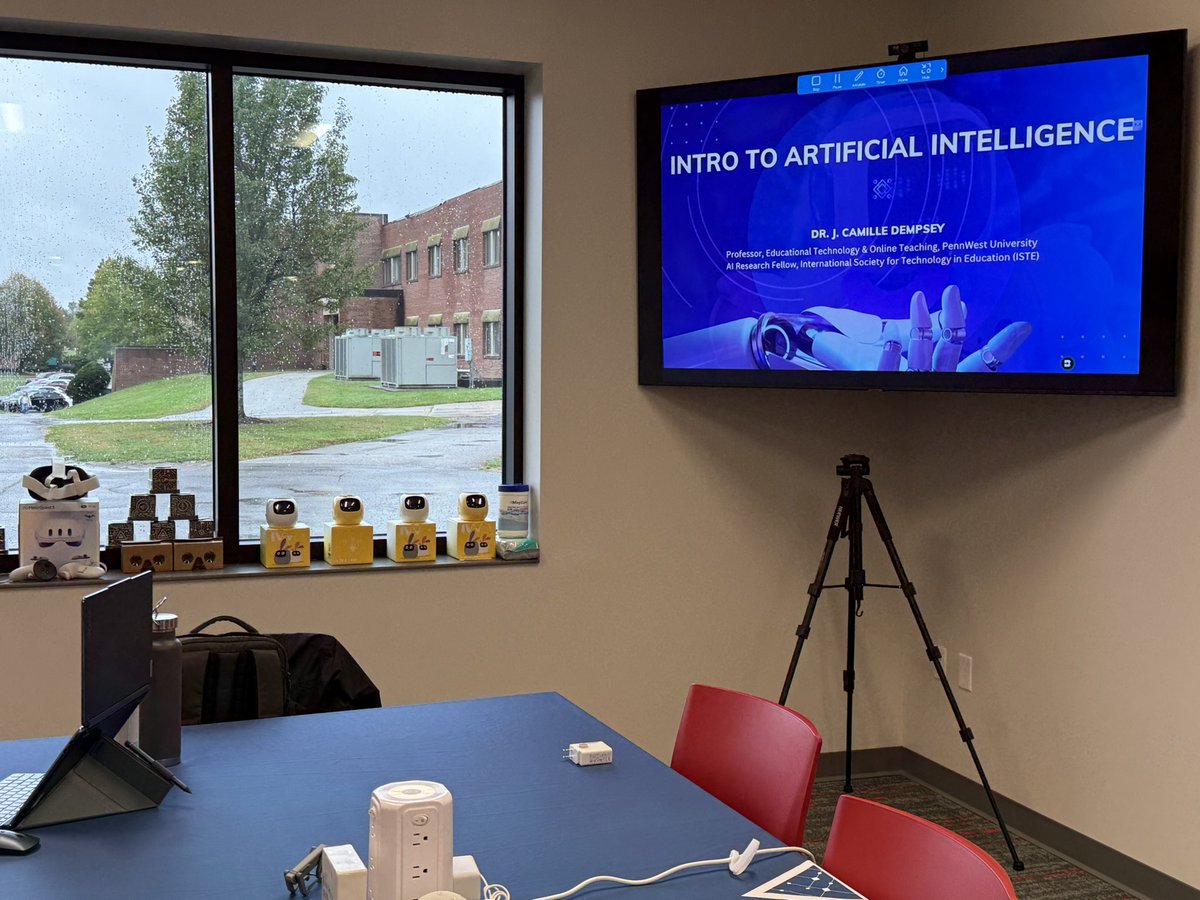 Intro to AI session yesterday at the PennWest Center for AI and Emerging Technologies…