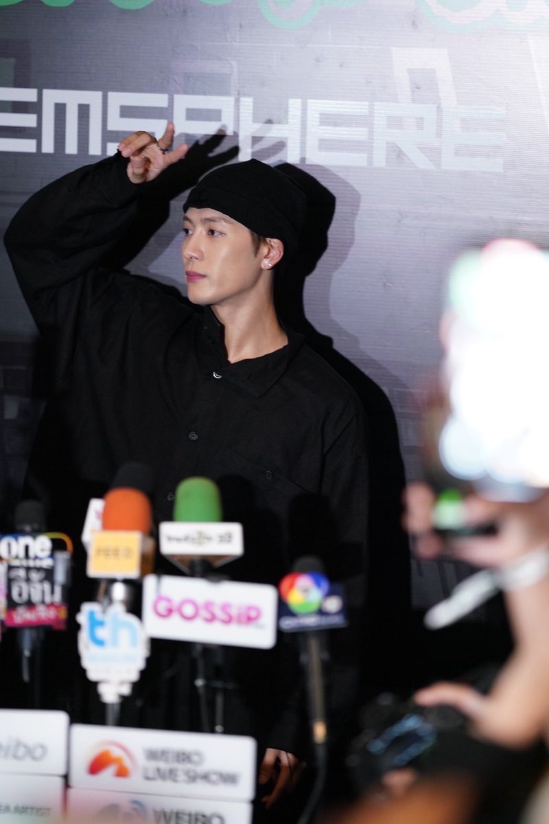 centraljwbr's tweet photo. Jackson Wang está comemorando seu evento “Under the Castle” pela primeira vez na Tailândia, no EMSPHERE..
#EMDISTRICT #EMDISTRICTHAUNTEDHALLOWEEN2025
#UTC #UNTERTHECASTLE #HAUNTEDHOUSE
#EMPORIUM #EMQUARTIER #EMSPHERE #JacksonWang @JacksonWang852 #TEAMWANG https://t.co/ZoqLzcI8MY