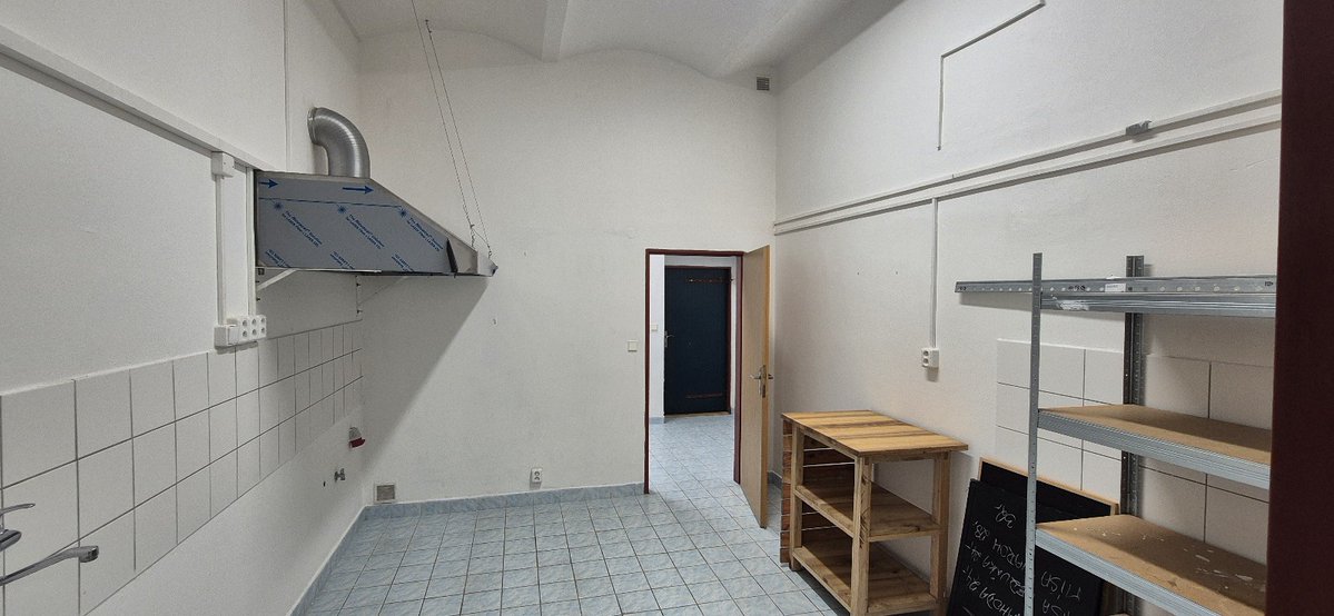 VÍTKOVICE, a.s. (@avitkovice) on Twitter photo Nová kantýna ve Vítkovicích? 🍽️
Lidé se nemůžou dočkat a my taky ne.
Máme volný prostor v budově na Pohraniční – cca 90 m² s přípravnou a zázemím, připravený hned k využití.
Možná právě vy dáte Vítkovicím novou vůni.
📩 majetek@vitkovice.cz Nová kantýna ve Vítkovicích? 🍽️
Lidé se nemůžou dočkat a my taky ne.
Máme volný prostor v budově na Pohraniční – cca 90 m² s přípravnou a zázemím, připravený hned k využití.
Možná právě vy dáte Vítkovicím novou vůni.
📩 majetek@vitkovice.cz
