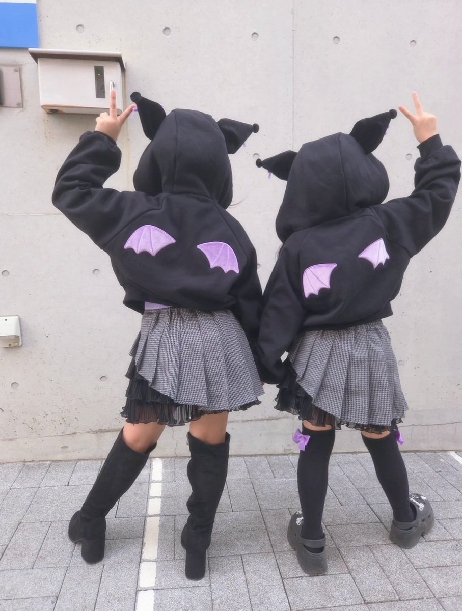 RIONA00317's tweet photo. こんばんわ🌃✨あい���です🩷
今日は…相方のなのかとクロミちゃんコーデで待ち合わせしてッアイゲキの最終練習してきたよ🎵
今回はAiNanoで2曲おどりますっ💕
応援してくれるとうれしいです🩷
#アイゲキ
#ダンチャレ
#AiNano
#あいなの
#双子コーデ
#クロミ推し ♡
#10crepipi
#coordinate https://t.co/20yTPH8WbA