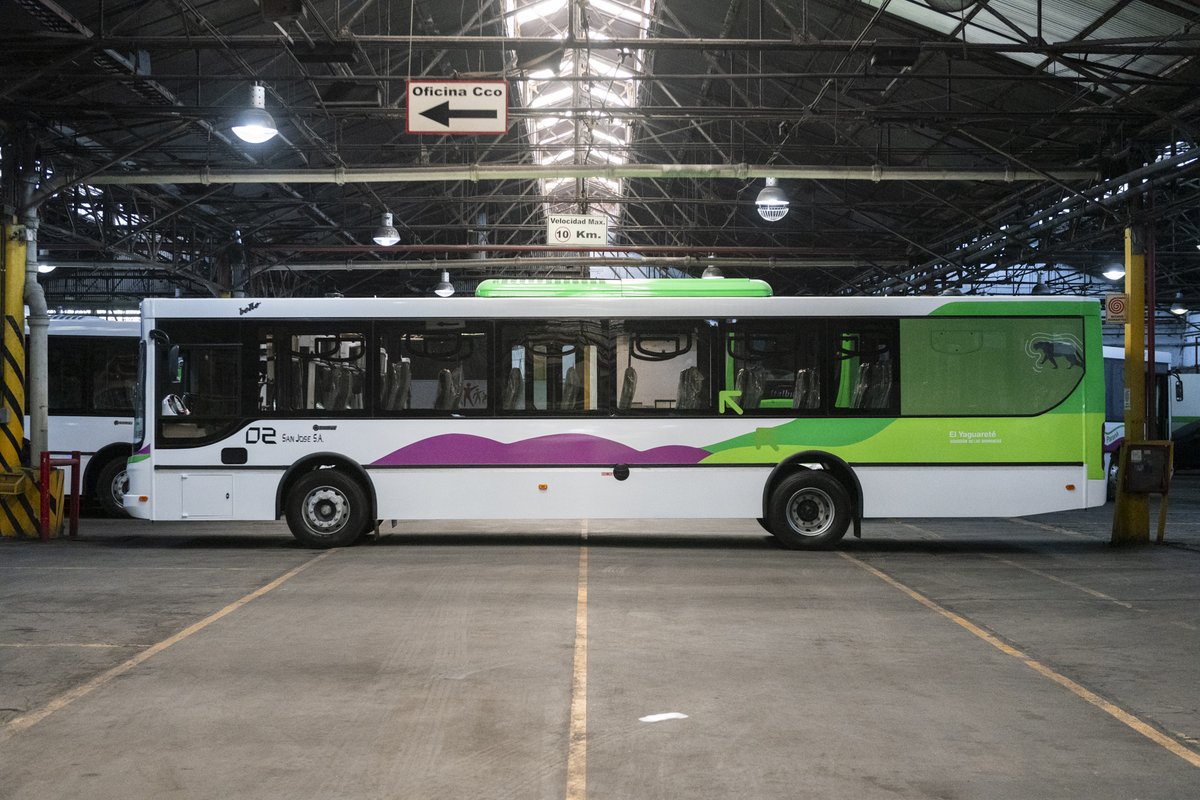 MuniParana's tweet photo. Avanza la renovación del transporte urbano 🚍

La Presidenta Municipal @rosarioromeroOK visitó la planta, donde se estan fabricando las 77 nuevas unidades que comenzarán a prestar el servicio de transporte urbano de pasajeros a partir de diciembre

ℹ️ https://t.co/mIlo2mhGc8 https://t.co/YYfESYKppO