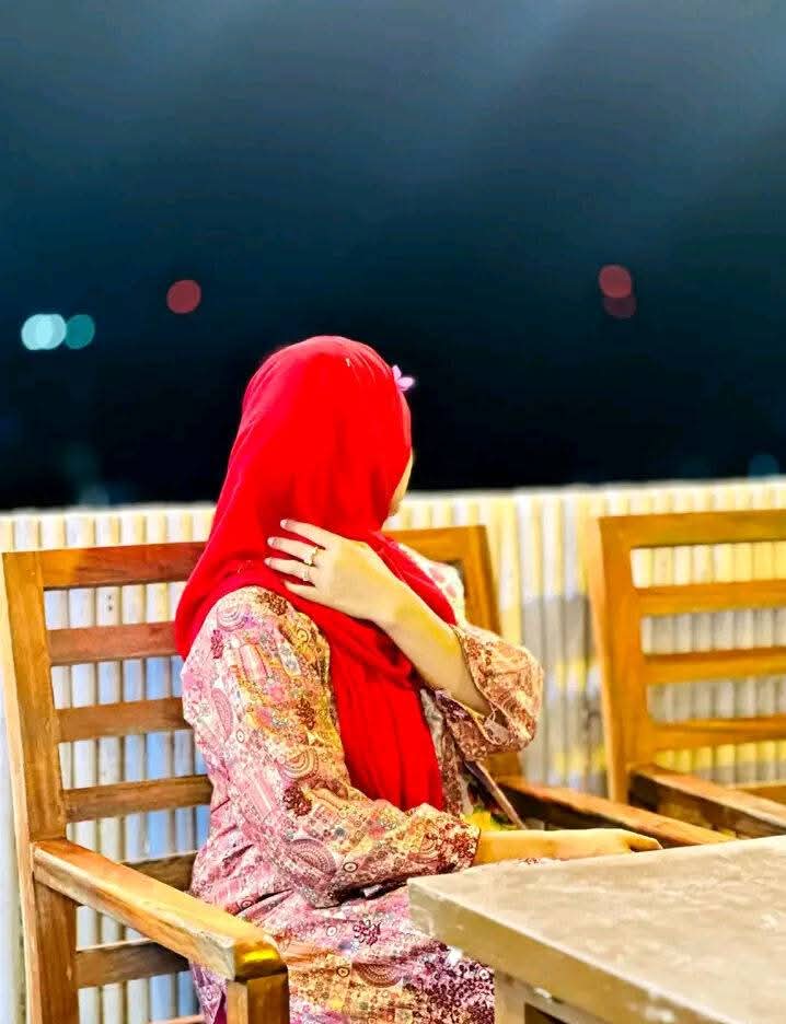 ✩⎯͢♡ফিরে তাকানোর সময় নেই, নিজেকে গুছিয়ে নিয়েছি ভীষণ অভিমানে, ভালোবাসার দোহায় দিয়ে আর ডেকে কিভাবে, আমি উঠে পড়েছি আমার জীবনের শেষ ট্রেনে!!💝🌸✨😊