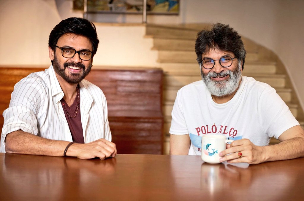 rajeshreddyega's tweet image. #NuvvuNaakuNachav ✍️
#Vasu ✍️
#Malliswari ✍️
#Venky77 🎬 

After 20 long months, the wizard of words #Trivikram garu is back behind the camera, joining hands with everyone’s favourite, Victory @VenkyMama 

#Venky77 #VenkateshXTrivikram #SRadhaKrishna @haarikahassine