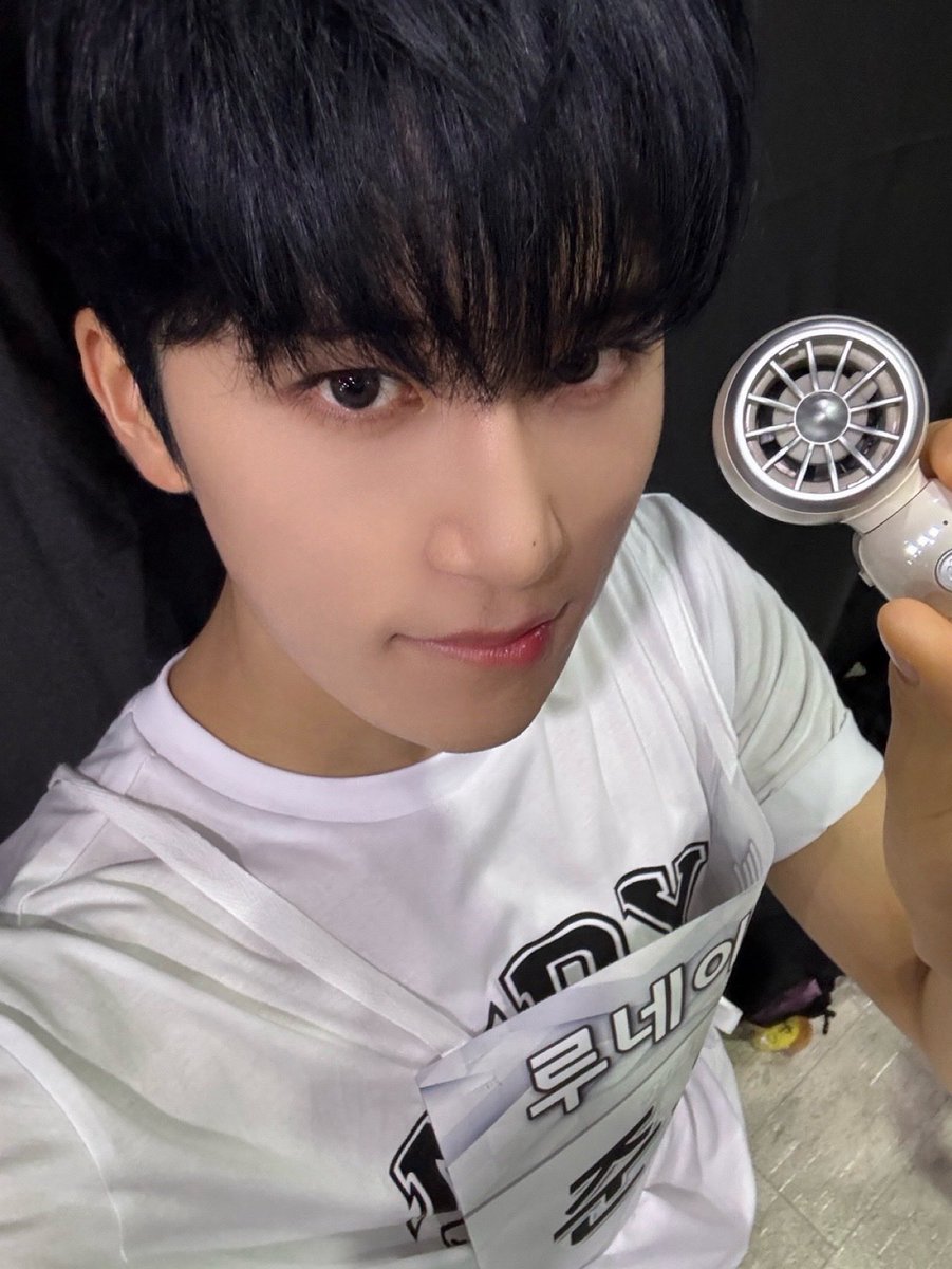 LUN8 ルネイト itta ジュヌ 준우 証明写真 LUN8 ルネイト itta ジュヌ