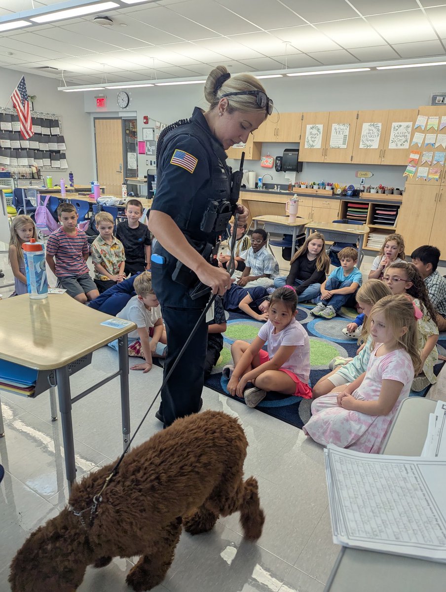 TewksburyPD's tweet photo. 👮‍♂️🐶 Classroom Visits with Officer Pancake! 📚💙

Today was extra special as our furry officer, Officer Pancake, made his way through the halls with  SRO Casino, spreading love, calm, and a whole lot of tail wags. 💛🐾

#TherapyDogWednesday #OfficerPancake #FurrySupport #SROVisits #DogInTheHalls #KindnessOnLeash 

TPD126