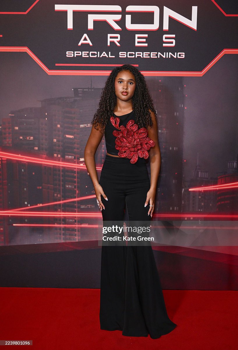 inspiringv10's tweet image. All about last night! #TronAres Special Screening ♥️ thank you @Disney_UK for having me! Tron Ares in cinemas 10th of October #thingstowatch #inspiringvanessa