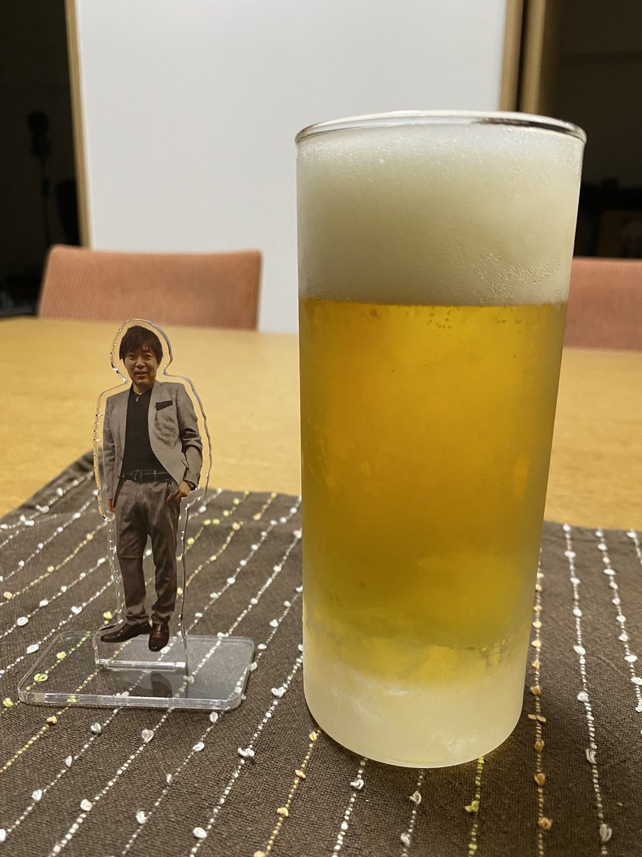 さっきのはSoweco でしたか
ロマンティックグルーヴだったですね
似てるなと思って聴いてました🎵

#しゅーくりーむソーダ お世話になりました🙇

家に帰って、とりあえずプシューしました🍺😄

 #thenite