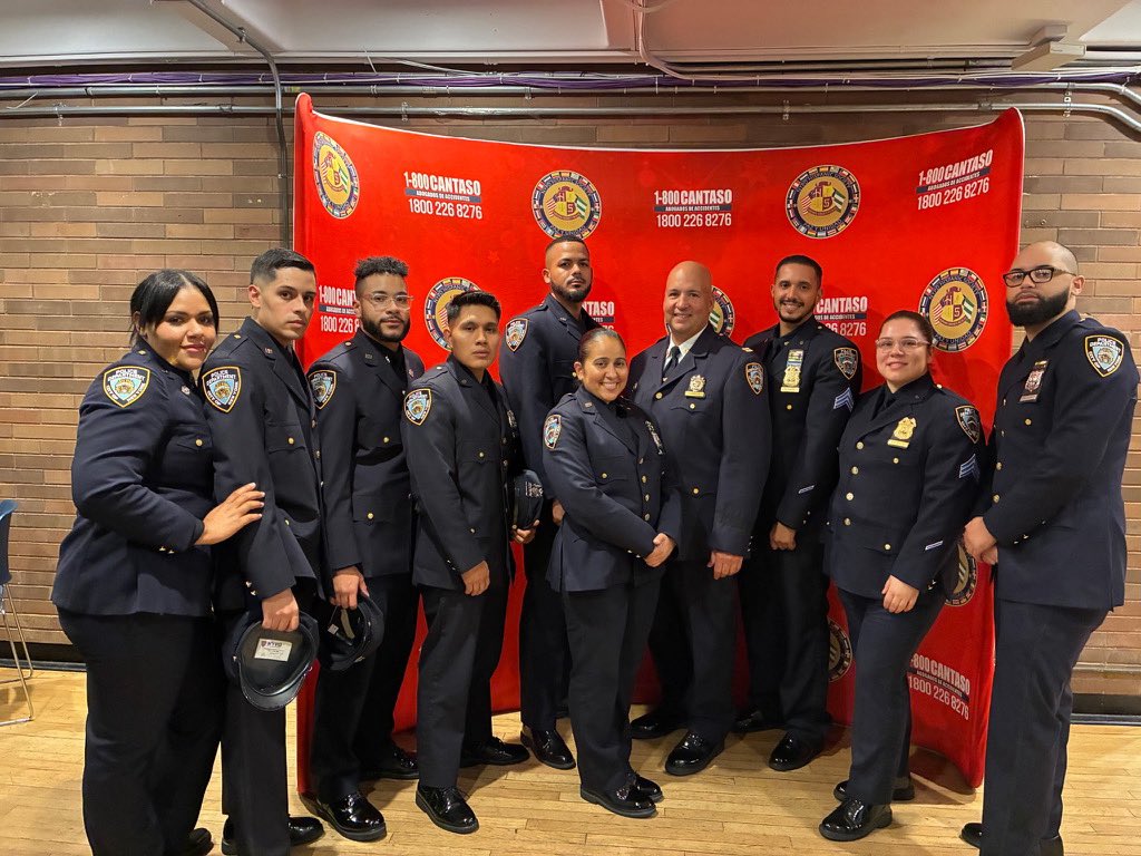 🇲🇽🇩🇴🇵🇷🇨🇺 Last night, PSA 6 officers of Hispanic heritage gathered at 🏛️ One Police Plaza to celebrate their culture and honor those whose dedication has strengthened our department. 💙👏 #HispanicHeritageMonth #NYPD
