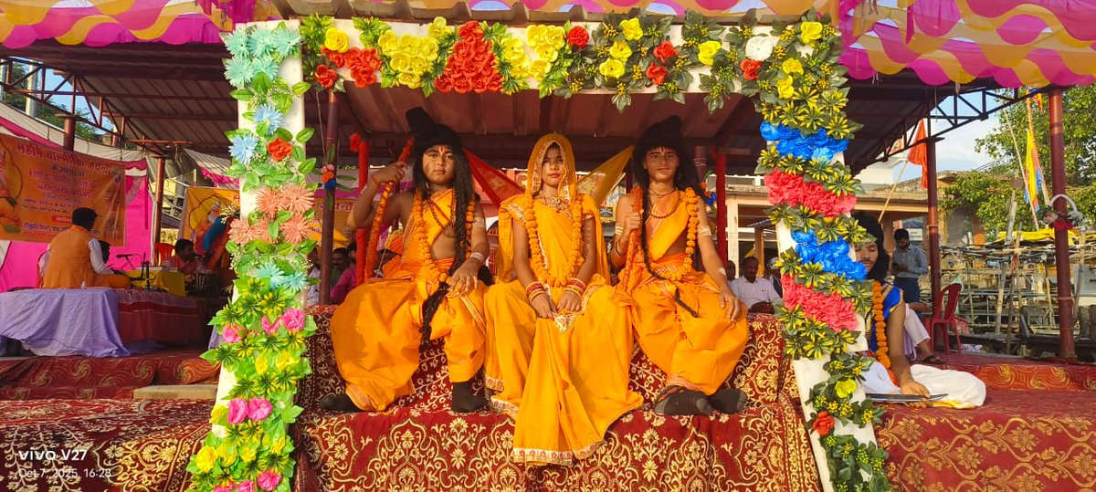 ExploreGhurpur's tweet photo. A vibrant cultural program was organized on the occasion of Valmiki Jayanti, showcasing devotional songs, traditional performances, and the rich cultural heritage of Prayagraj. #ValmikiJayanti #RuralTourism #TheRamayan #AgroTourism #VillageLifeExperience #SustainableTourism https://t.co/mdh8Us6Lz1