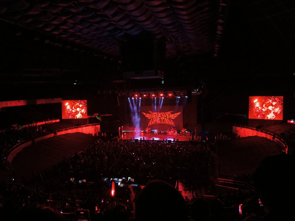YooniMetal's tweet photo. MAY NOT BE NEAR THE BARRIER BUT I LITERALLY DO NOT GIVE A SHIT, THIS IS LITERALLY THE BEST NIGHT OF MY FUCKING LIFE. ❤️❤️

I WISH THEY'D PLAY 10 MORE SONGS AFTER ROR 😭

THANK YOU SO MUCH FOR THIS OPPORTUNITY I'LL NEVER FORGET @VALKYMETAL https://t.co/hKU4UpkhhJ