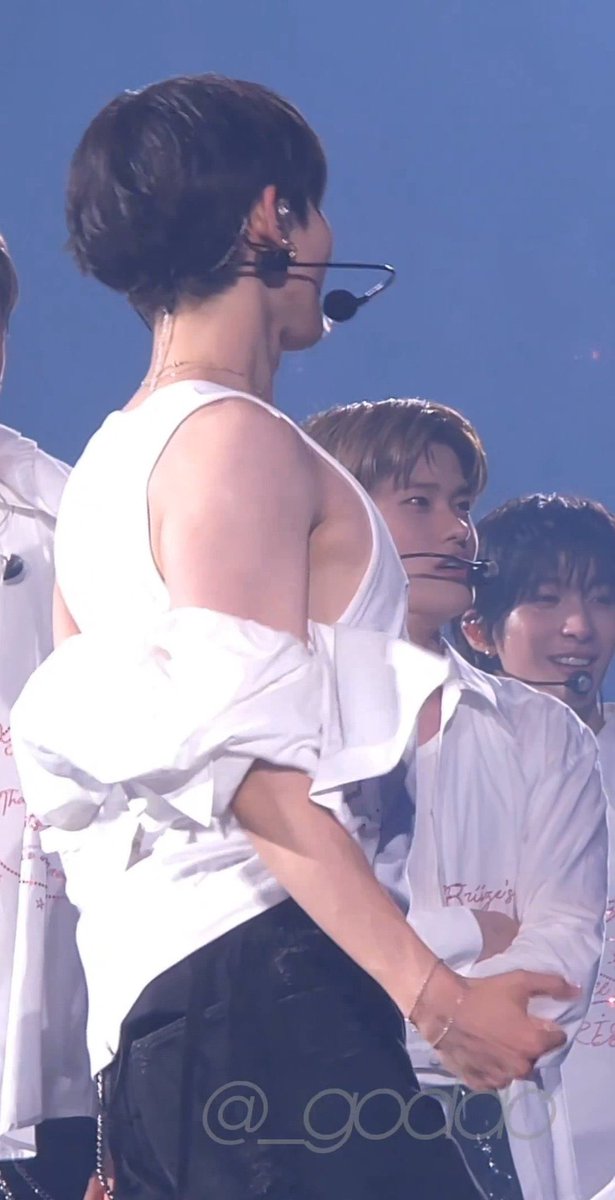 shoboro11's tweet image. 아니 요즘 쇼타로 이오빠가 외이레 ㅁㅊ
타로오빠… 나 다 알아들엇슨…
옆통두꺼움이인거… 진짜 잘 알겠슨………….제발그만