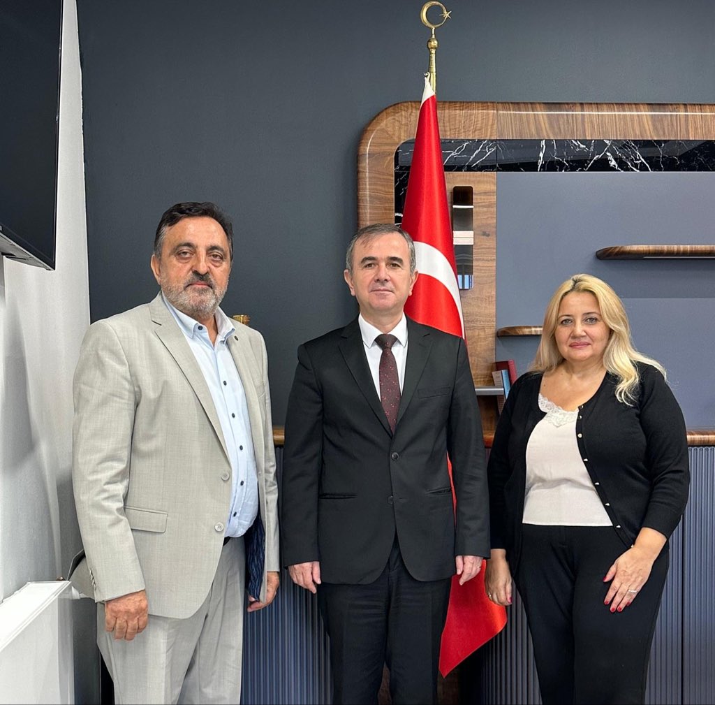 Türkses gazetesinin sahibi Sayın Ayla ve Emin Sağlık’a nazik ziyaretleri için teşekkür ederiz.

Wir danken Frau Ayla Sağlık und Herrn Emin Sağlık, den Inhabern der Zeitung Türkses, für ihren freundlichen Besuch.