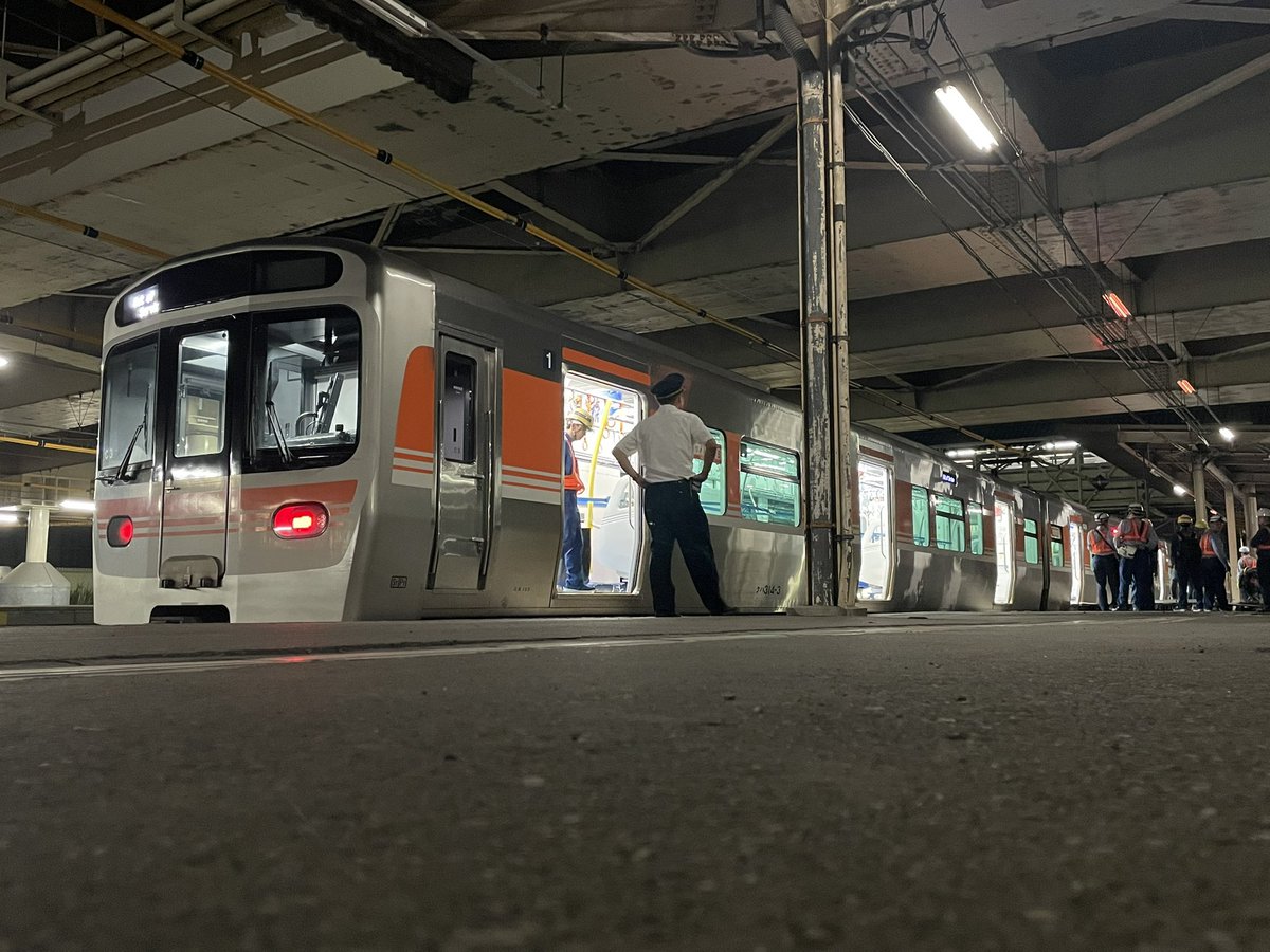 daily_traininfo's tweet photo. 熱田駅 ホームドア輸送 海シンC3編成

どこに輸送するんでしょうね https://t.co/EDsgylnYvW