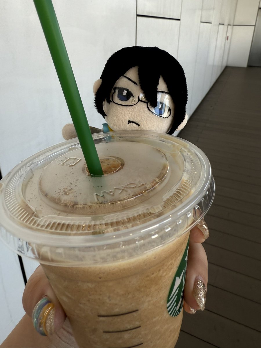 6P_cheeseP's tweet photo. ぱぺちゃは右もみ毛カールだしぎふぬいのメガネはぶっ壊れてるしちびは左耳肥大してるけどどれもうちの桜庭だってすぐわかる個性でみんなかわいくてしゃーない https://t.co/zZHJ6skjgU