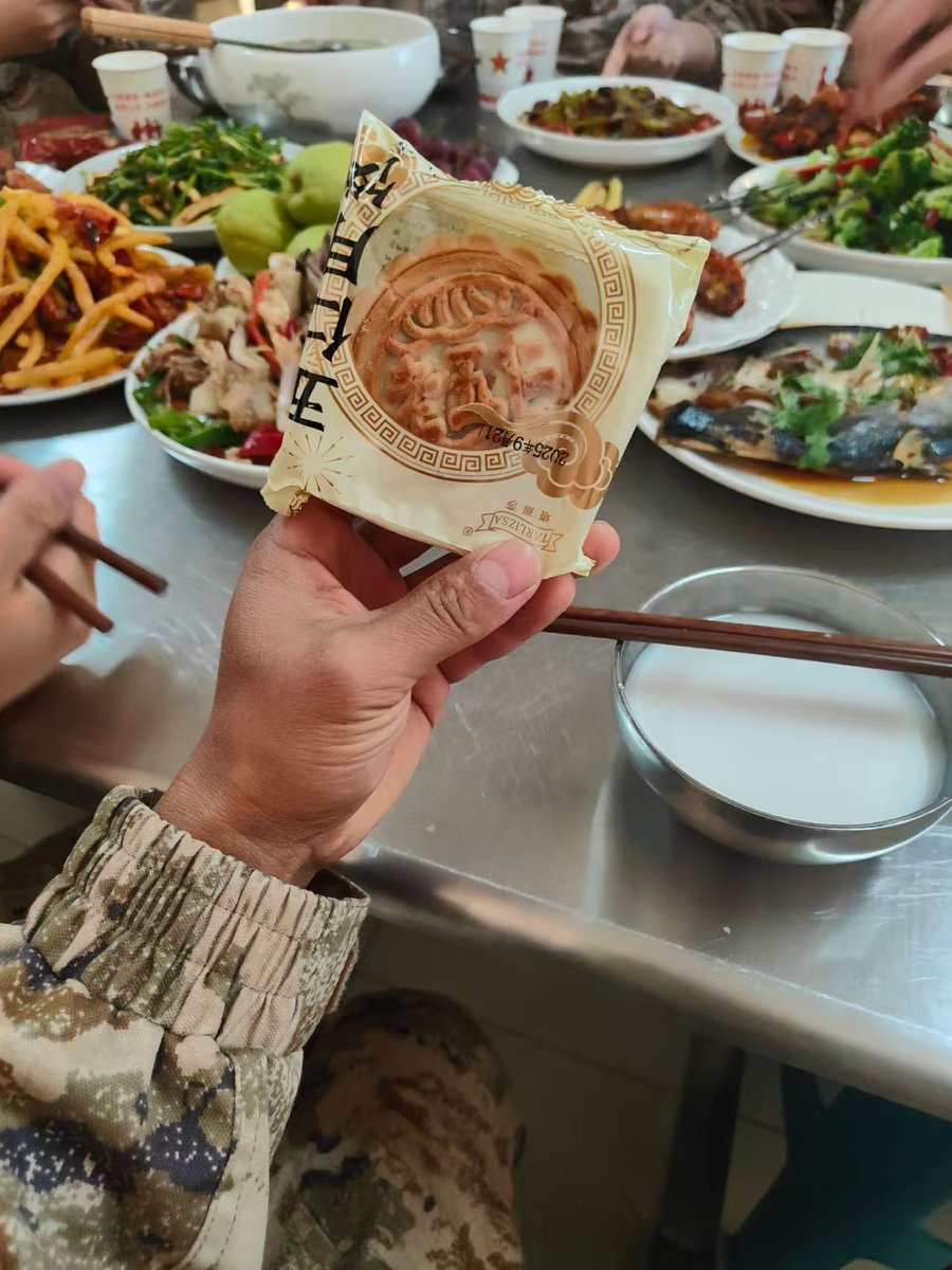 Li7140Long's tweet photo. 国庆遇上中秋的假期快乐充实 https://t.co/PVStkGogk9