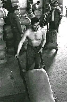 "Seremos como el Ché"
#CheVive 
#CubaViveEnSuHistoria 
#LaHabanaDe