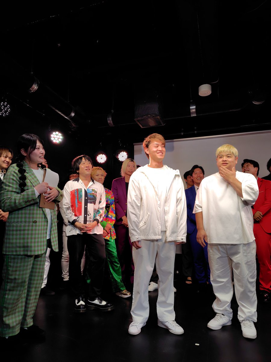 tantontoketo_'s tweet photo. 所属芸人達の絡み。。 #UPLIVEBATTLE #ポテトカレッジ #ゴールデンブラザーズ #ジミー・アレックス #ヴァイオレット #こじか #コリンズ #チョムスキー #アルジャーノン #長髪とロン毛 https://t.co/p7nhd8oBkm