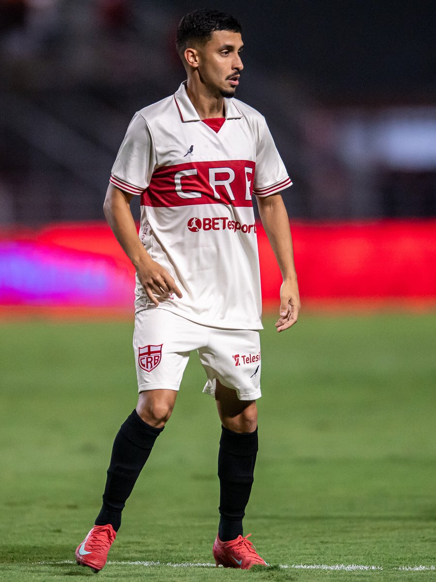 _thiagoluizz's tweet photo. Danielzinho recebeu o terceiro cartão amarelo na vitória sobre o Goiás e vai desfalcar o CRB contra a Ferroviária, na próxima segunda-feira (13), no Rei Pelé. https://t.co/pBmlvyE4AV