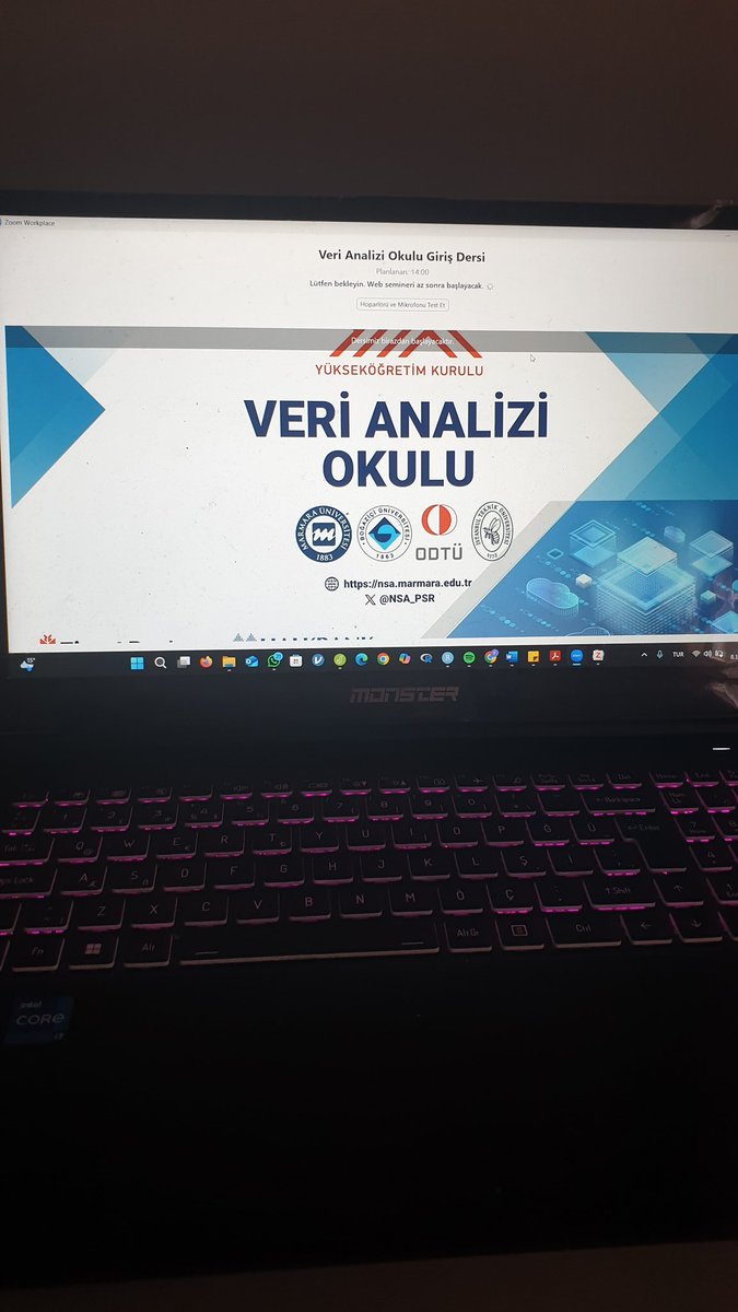 dugulanda66's tweet photo. Veri analizi okulunda ilk ders , ilk heyecan  . Her şey için çok teşekkür ederiz .   @ZubeyirNisanci  @NSA_PSR https://t.co/NAfvUZTeGD