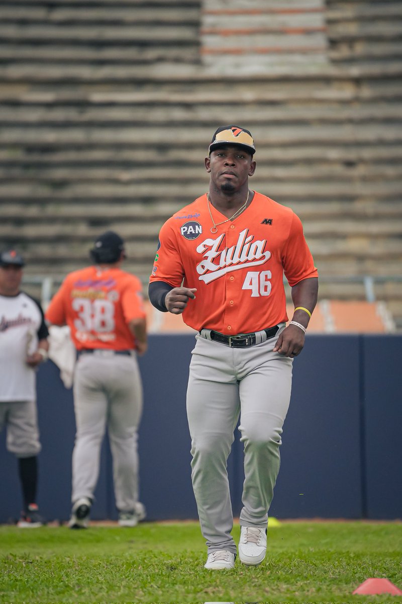 aguilasdelzulia's tweet image. ☁️¡Buenos días Aguiluchos! Hoy recibimos a Yonathan Perlaza (OF)  #AlaCarga 🦅#pretemporda #día10
